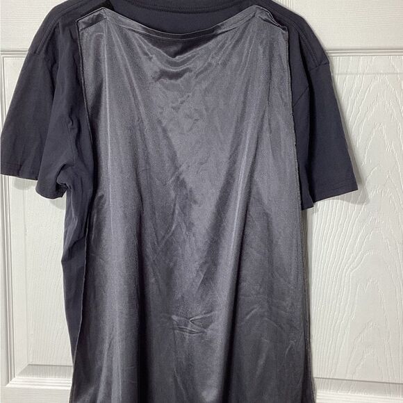 Batman Graphic T-Shirt With Cape Black and Yellow XL Men's - Picture 2 of 7